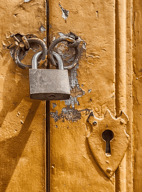 house key and locks